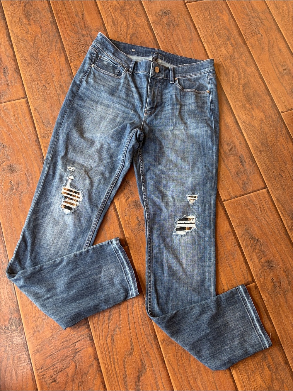White House Black Market Distressed Skinny Jeans in Blue - Size 10 Slim